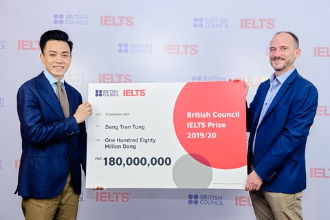Thầy giáo 4 lần đạt điểm tuyệt đối IELTS nhận học bổng của Hội đồng Anh - Ảnh 1. Thầy giáo 4 lần đạt điểm tuyệt đối IELTS nhận học bổng của Hội đồng Anh - Ảnh 1.