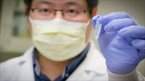 Tìm thấy kháng thể có thể vô hiệu hóa hoàn toàn virus gây COVID-19 - Ảnh 1. Tìm thấy kháng thể có thể vô hiệu hóa hoàn toàn virus gây COVID-19 - Ảnh 1.