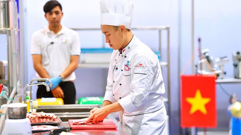 Con trai học làm đầu bếp, mẹ cảm ơn con đã dám khát khao - Ảnh 1. Con trai học làm đầu bếp, mẹ cảm ơn con đã dám khát khao - Ảnh 1.