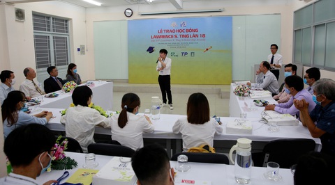 Quỹ Lawrence S. Ting và Công ty Phú Mỹ Hưng trao học bổng hơn 8,5 tỷ đồng - Ảnh 2. Quỹ Lawrence S. Ting và Công ty Phú Mỹ Hưng trao học bổng hơn 8,5 tỷ đồng - Ảnh 2.