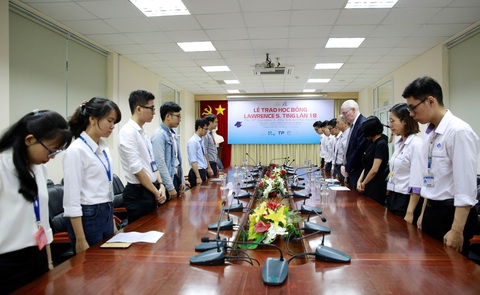 Quỹ Lawrence S. Ting và Công ty Phú Mỹ Hưng trao học bổng hơn 8,5 tỷ đồng - Ảnh 4. Quỹ Lawrence S. Ting và Công ty Phú Mỹ Hưng trao học bổng hơn 8,5 tỷ đồng - Ảnh 4.