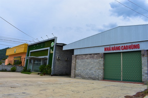 Khánh Hòa tháo dỡ 7 công trình xây trái phép chuyên đón khách Trung Quốc - Ảnh 1. Khánh Hòa tháo dỡ 7 công trình xây trái phép chuyên đón khách Trung Quốc - Ảnh 1.