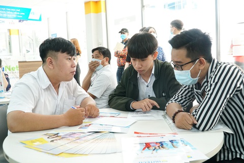 Trúng tuyển học bạ, nhập học hay đợi kết quả xét tuyển nguyện vọng? - Ảnh 1. Trúng tuyển học bạ, nhập học hay đợi kết quả xét tuyển nguyện vọng? - Ảnh 1.