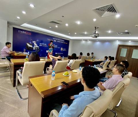 Mobifone quay số trúng thưởng chương trình Lên đời 4G, rinh quà bất ngờ - Ảnh 3. Mobifone quay số trúng thưởng chương trình Lên đời 4G, rinh quà bất ngờ - Ảnh 3.