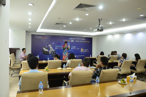 Mobifone quay số trúng thưởng chương trình Lên đời 4G, rinh quà bất ngờ - Ảnh 4. Mobifone quay số trúng thưởng chương trình Lên đời 4G, rinh quà bất ngờ - Ảnh 4.