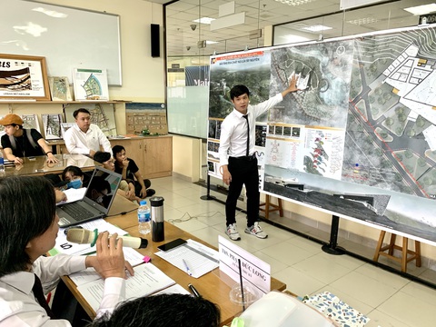 2.000 sinh viên chậm tốt nghiệp vì chờ chữ ký hiệu trưởng - Ảnh 1. 2.000 sinh viên chậm tốt nghiệp vì chờ chữ ký hiệu trưởng - Ảnh 1.