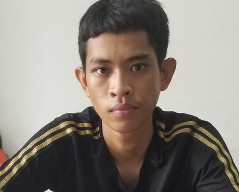 Hai anh em chở 4kg thuốc nổ bị bắt trên đường phố Nha Trang - Ảnh 1. Hai anh em chở 4kg thuốc nổ bị bắt trên đường phố Nha Trang - Ảnh 1.