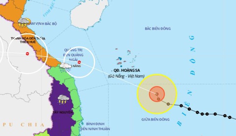 Bão tăng tốc hướng vào miền Trung, gió giật cấp 12 - Ảnh 1. Bão tăng tốc hướng vào miền Trung, gió giật cấp 12 - Ảnh 1.