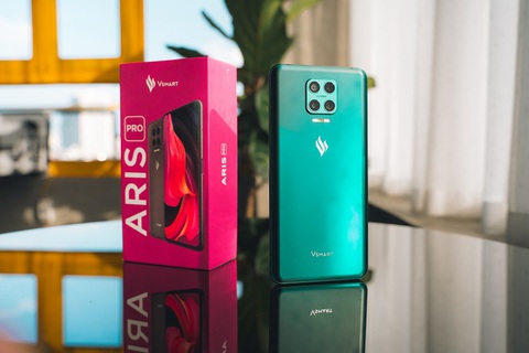 VinSmart ra smartphone camera ẩn đầu tiên ở Việt Nam - Ảnh 1. VinSmart ra smartphone camera ẩn đầu tiên ở Việt Nam - Ảnh 1.