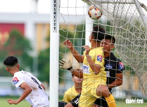Đàn em Xuân Trường đá phạt góc ghi bàn ở ngày khai màn VCK U17 quốc gia 2020 - Ảnh 3. Đàn em Xuân Trường đá phạt góc ghi bàn ở ngày khai màn VCK U17 quốc gia 2020 - Ảnh 3.