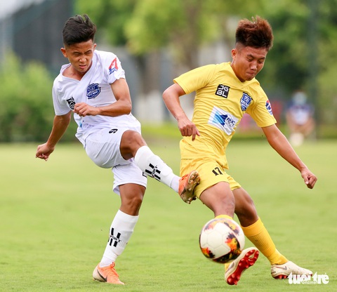 Đàn em Xuân Trường đá phạt góc ghi bàn ở ngày khai màn VCK U17 quốc gia 2020 - Ảnh 1. Đàn em Xuân Trường đá phạt góc ghi bàn ở ngày khai màn VCK U17 quốc gia 2020 - Ảnh 1.