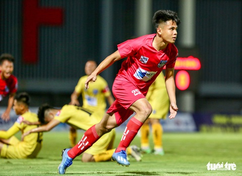 Đàn em Xuân Trường đá phạt góc ghi bàn ở ngày khai màn VCK U17 quốc gia 2020 - Ảnh 6. Đàn em Xuân Trường đá phạt góc ghi bàn ở ngày khai màn VCK U17 quốc gia 2020 - Ảnh 6.