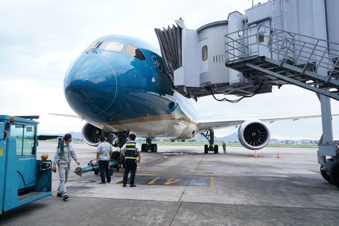 Chuyến bay thương mại quốc tế thường lệ đầu tiên sau COVID-19 đã cất cánh - Ảnh 4. Chuyến bay thương mại quốc tế thường lệ đầu tiên sau COVID-19 đã cất cánh - Ảnh 4.