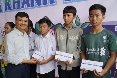 Tôn Đông Á và dấu ấn trên những con đường xanh - Ảnh 2. Tôn Đông Á và dấu ấn trên những con đường xanh - Ảnh 2.