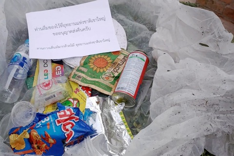 Quên rác ở vườn quốc gia Thái Lan, du khách sẽ được gửi trả tận nhà - Ảnh 1. Quên rác ở vườn quốc gia Thái Lan, du khách sẽ được gửi trả tận nhà - Ảnh 1.