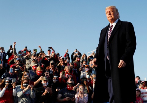 Ông Trump tuyên bố sẽ có vắc xin cho mọi người Mỹ vào tháng 4-2021 - Ảnh 1. Ông Trump tuyên bố sẽ có vắc xin cho mọi người Mỹ vào tháng 4-2021 - Ảnh 1.
