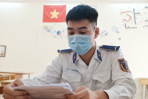 Phụ huynh và thí sinh lo lắng trước kỳ thi THPT đợt 2 - Ảnh 8. Phụ huynh và thí sinh lo lắng trước kỳ thi THPT đợt 2 - Ảnh 8.
