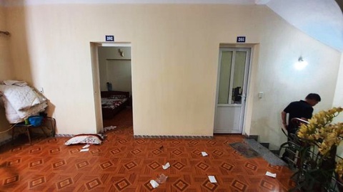 Nghi phạm đâm chết tình địch tại nhà nghỉ ở Quảng Ninh đã ra đầu thú - Ảnh 1. Nghi phạm đâm chết tình địch tại nhà nghỉ ở Quảng Ninh đã ra đầu thú - Ảnh 1.
