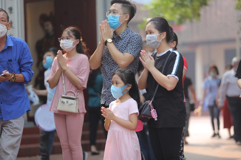 Sẽ đóng cửa phủ Tây Hồ nếu lượng người đi lễ Vu lan quá đông - Ảnh 3. Sẽ đóng cửa phủ Tây Hồ nếu lượng người đi lễ Vu lan quá đông - Ảnh 3.