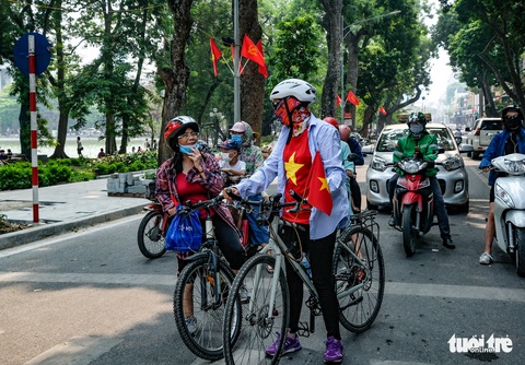 Nắng nóng, các địa điểm vui chơi 2-9 ngoài trời ở Hà Nội thưa người - Ảnh 4. Nắng nóng, các địa điểm vui chơi 2-9 ngoài trời ở Hà Nội thưa người - Ảnh 4.