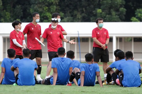 Tập huấn ở châu Âu, U19 Indonesia tổn thất lực lượng, rắc rối đủ đường - Ảnh 1. Tập huấn ở châu Âu, U19 Indonesia tổn thất lực lượng, rắc rối đủ đường - Ảnh 1.