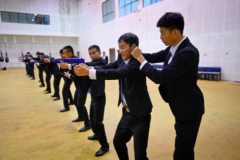 Vô lò đào tạo vệ sĩ cho nhà giàu ở Trung Quốc - Ảnh 1. Vô lò đào tạo vệ sĩ cho nhà giàu ở Trung Quốc - Ảnh 1.