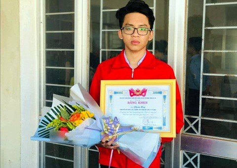 Nhiều thí sinh giành giải được tuyển thẳng vào ĐH Duy Tân - Ảnh 1. Nhiều thí sinh giành giải được tuyển thẳng vào ĐH Duy Tân - Ảnh 1.