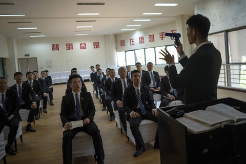 Vô lò đào tạo vệ sĩ cho nhà giàu ở Trung Quốc - Ảnh 4. Vô lò đào tạo vệ sĩ cho nhà giàu ở Trung Quốc - Ảnh 4.