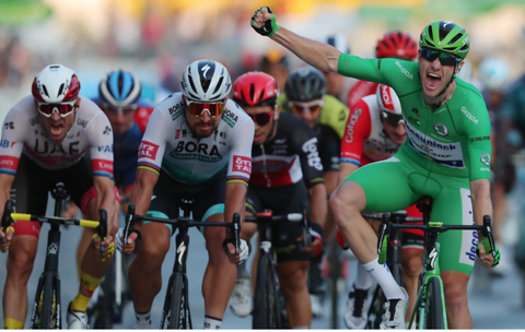 Tour de France có nhà vô địch trẻ tuổi nhất trong vòng 111 năm - Ảnh 2. Tour de France có nhà vô địch trẻ tuổi nhất trong vòng 111 năm - Ảnh 2.