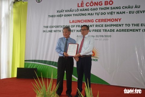 Xuất khẩu lô gạo thơm đầu tiên sang Châu Âu theo Hiệp định EVFTA - Ảnh 1. Xuất khẩu lô gạo thơm đầu tiên sang Châu Âu theo Hiệp định EVFTA - Ảnh 1.