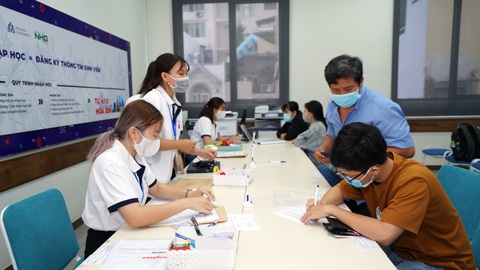 Đại học Hoa Sen tạo điều kiện cho thí sinh khó khăn tài chính trúng tuyển nhập học - Ảnh 1. Đại học Hoa Sen tạo điều kiện cho thí sinh khó khăn tài chính trúng tuyển nhập học - Ảnh 1.