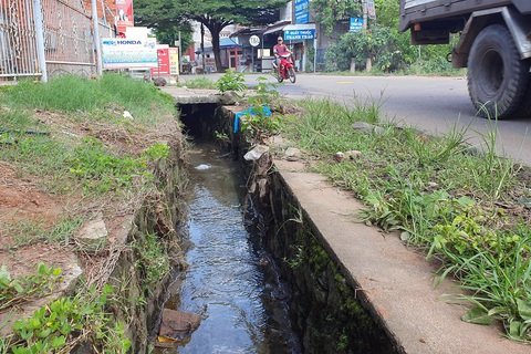Tìm cả chục cây số vẫn chưa thấy người phụ nữ lọt mương mất tích - Ảnh 1. Tìm cả chục cây số vẫn chưa thấy người phụ nữ lọt mương mất tích - Ảnh 1.