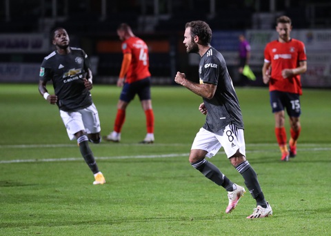 Thắng dễ Luton Town, Man Utd vào vòng 4 Cúp Liên đoàn - Ảnh 1. Thắng dễ Luton Town, Man Utd vào vòng 4 Cúp Liên đoàn - Ảnh 1.