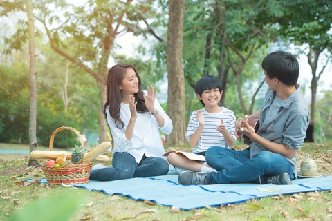 Giới trẻ Việt hiện nay quan điểm về vấn đề an cư lạc nghiệp như thế nào? - Ảnh 1. Giới trẻ Việt hiện nay quan điểm về vấn đề an cư lạc nghiệp như thế nào? - Ảnh 1.