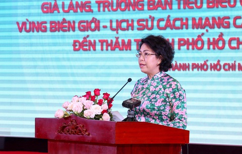 Lãnh đạo TP.HCM giao lưu với già làng, trưởng bản các dân tộc biên giới phía Bắc - Ảnh 2. Lãnh đạo TP.HCM giao lưu với già làng, trưởng bản các dân tộc biên giới phía Bắc - Ảnh 2.