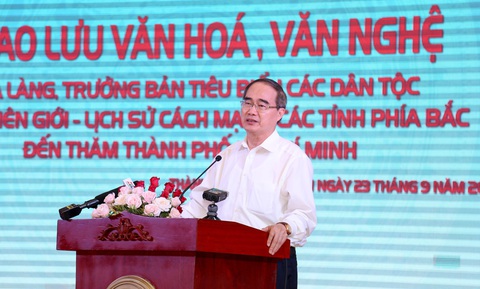 Lãnh đạo TP.HCM giao lưu với già làng, trưởng bản các dân tộc biên giới phía Bắc - Ảnh 3. Lãnh đạo TP.HCM giao lưu với già làng, trưởng bản các dân tộc biên giới phía Bắc - Ảnh 3.