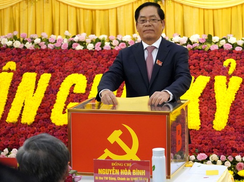 48 người trúng cử ủy viên BCH Đảng bộ tỉnh Bà Rịa - Vũng Tàu - Ảnh 1. 48 người trúng cử ủy viên BCH Đảng bộ tỉnh Bà Rịa - Vũng Tàu - Ảnh 1.