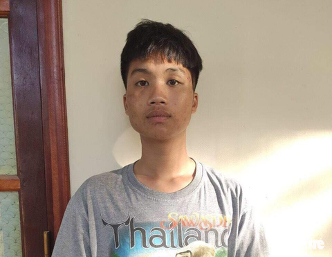 Tạm giữ hình sự thanh niên cầm gậy 3 khúc đập xe máy sau va chạm với bà bầu - Ảnh 1. Tạm giữ hình sự thanh niên cầm gậy 3 khúc đập xe máy sau va chạm với bà bầu - Ảnh 1.