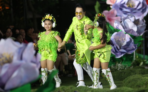 Thành Lộc cùng Minh Tuyết - Cẩm Ly diễn thời trang với hàng trăm thiếu nhi - Ảnh 11. Thành Lộc cùng Minh Tuyết - Cẩm Ly diễn thời trang với hàng trăm thiếu nhi - Ảnh 11.