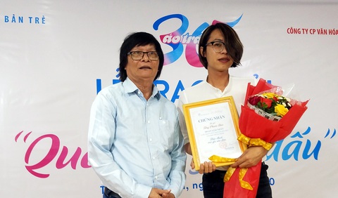 30 năm tập san Áo Trắng: Ươm mầm, nuôi dưỡng tình yêu văn chương - Ảnh 1. 30 năm tập san Áo Trắng: Ươm mầm, nuôi dưỡng tình yêu văn chương - Ảnh 1.