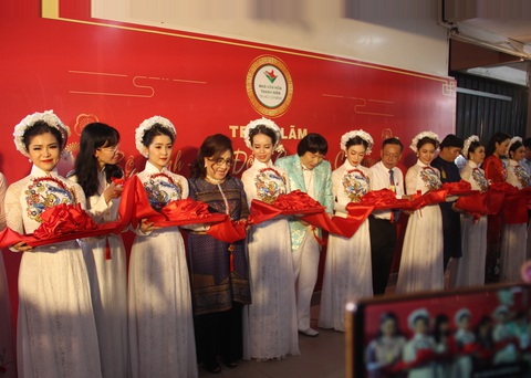 NSND Minh Vương triển lãm ảnh đời nghệ sĩ của mình - Ảnh 3. NSND Minh Vương triển lãm ảnh đời nghệ sĩ của mình - Ảnh 3.