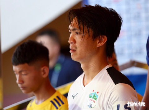 HLV Lee Tae Hoon: Cầu thủ HAGL bị tâm lý nặng nề khi đối đầu SLNA - Ảnh 1. HLV Lee Tae Hoon: Cầu thủ HAGL bị tâm lý nặng nề khi đối đầu SLNA - Ảnh 1.
