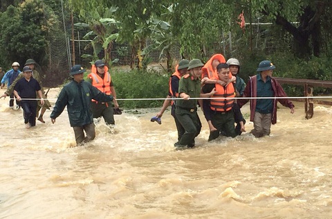 Mưa lớn gây sạt lở đất làm 2 người chết, 7 người bị thương - Ảnh 1. Mưa lớn gây sạt lở đất làm 2 người chết, 7 người bị thương - Ảnh 1.