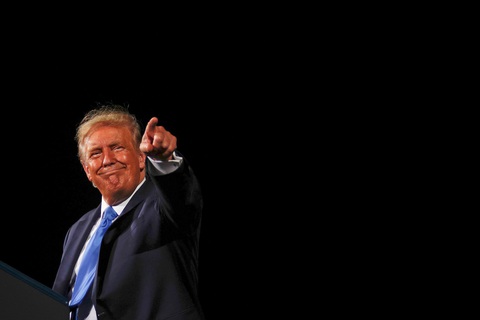 Ông Trump tố ông Biden chơi thuốc, thách đối thủ kiểm tra sau tranh luận trực tiếp - Ảnh 1. Ông Trump tố ông Biden chơi thuốc, thách đối thủ kiểm tra sau tranh luận trực tiếp - Ảnh 1.