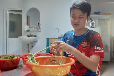 12 năm làm lớp trưởng, mơ thành bác sĩ như ước nguyện của ba - Ảnh 2. 12 năm làm lớp trưởng, mơ thành bác sĩ như ước nguyện của ba - Ảnh 2.