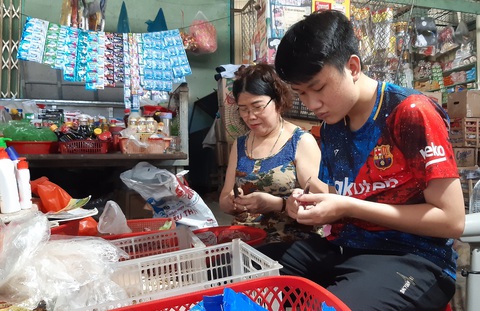 12 năm làm lớp trưởng, mơ thành bác sĩ như ước nguyện của ba - Ảnh 1. 12 năm làm lớp trưởng, mơ thành bác sĩ như ước nguyện của ba - Ảnh 1.