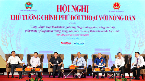 Thủ tướng Nguyễn Xuân Phúc: Cần hình thành một tầng lớp nông dân mới - trẻ, có khát vọng - Ảnh 3. Thủ tướng Nguyễn Xuân Phúc: Cần hình thành một tầng lớp nông dân mới - trẻ, có khát vọng - Ảnh 3.