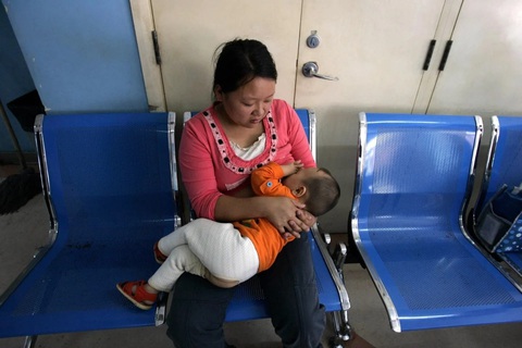 Hơn 90% nguồn sữa mẹ Việt không đủ dinh dưỡng, đáng tin không? - Ảnh 1. Hơn 90% nguồn sữa mẹ Việt không đủ dinh dưỡng, đáng tin không? - Ảnh 1.
