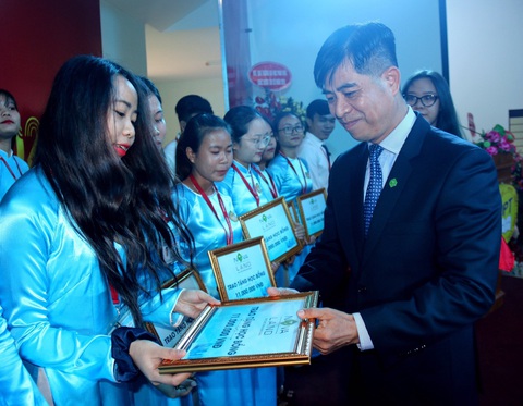 Đầu tư tại tỉnh Bình Thuận - Tập đoàn Novaland đồng hành cùng giáo dục & đào tạo nguồn nhân lực - Ảnh 2. Đầu tư tại tỉnh Bình Thuận - Tập đoàn Novaland đồng hành cùng giáo dục & đào tạo nguồn nhân lực - Ảnh 2.