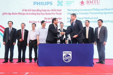 Philips và Trường Đại học Buôn Ma Thuột ký hợp đồng đối tác xây bệnh viện - Ảnh 1. Philips và Trường Đại học Buôn Ma Thuột ký hợp đồng đối tác xây bệnh viện - Ảnh 1.